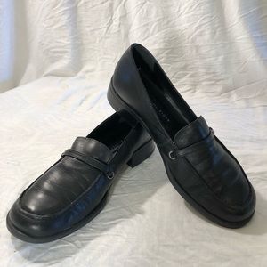 Tommy Hilfiger w31015 loafers black 7 1/2 m